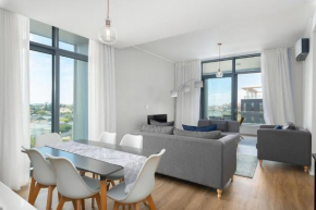 Spacious, Well Appointed and Modern Apartment